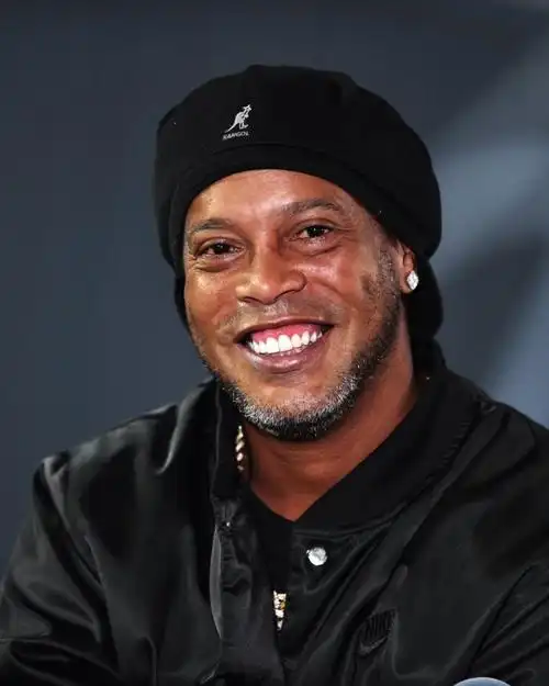 赞助露出绑 赞助露出绑